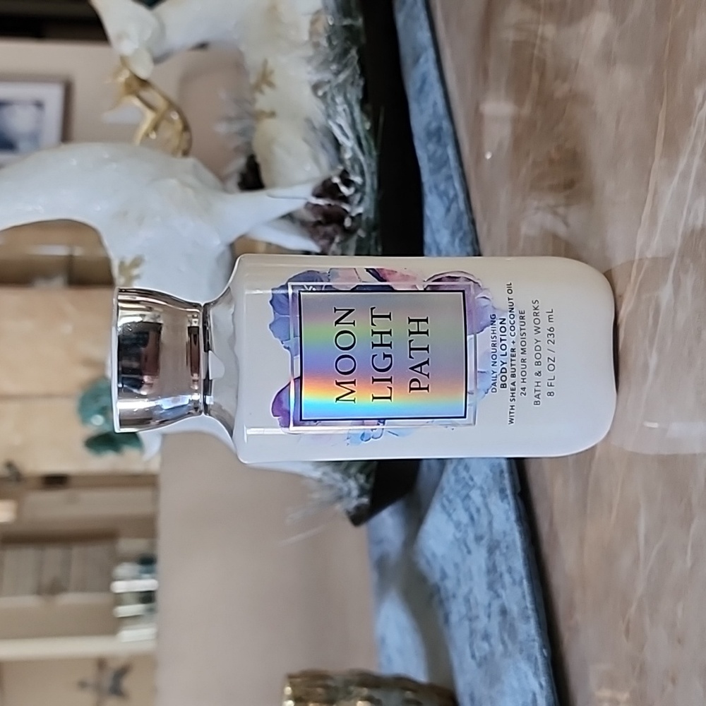 Moonlight Path B&BW body lotion